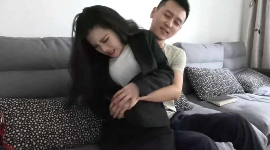 【剧情版】女老师被学生打肚子