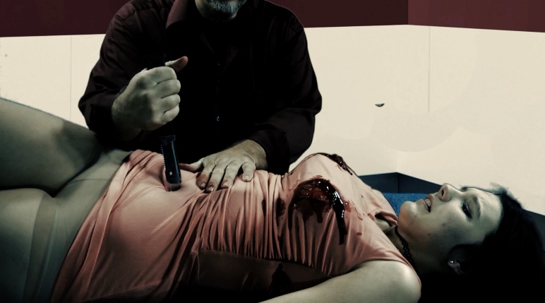 已 腹を切り開いて腸を取り出す