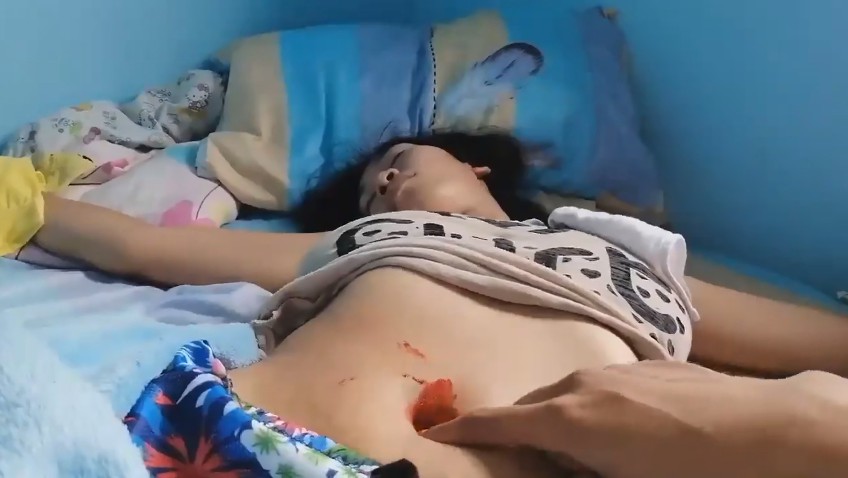 【剧情】入室玩弄女主人肚脐最后捅刺