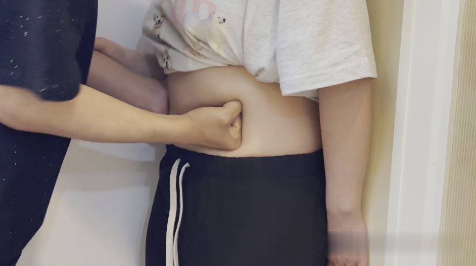 宾馆实践肉感女友肚子