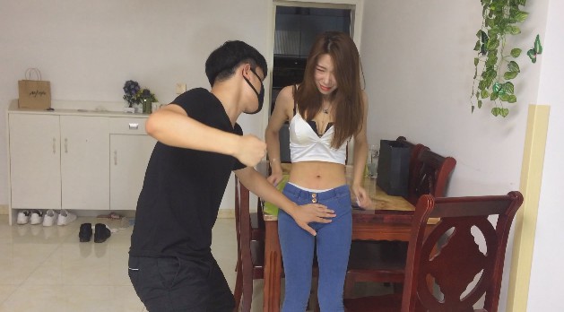 AA牛仔裤暴击小腹