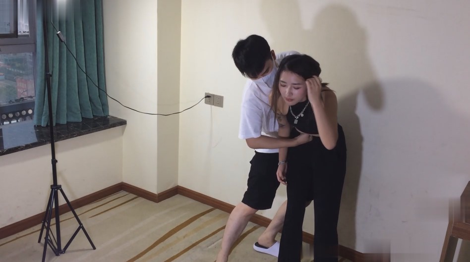 TM楚楚三三超重击打吐