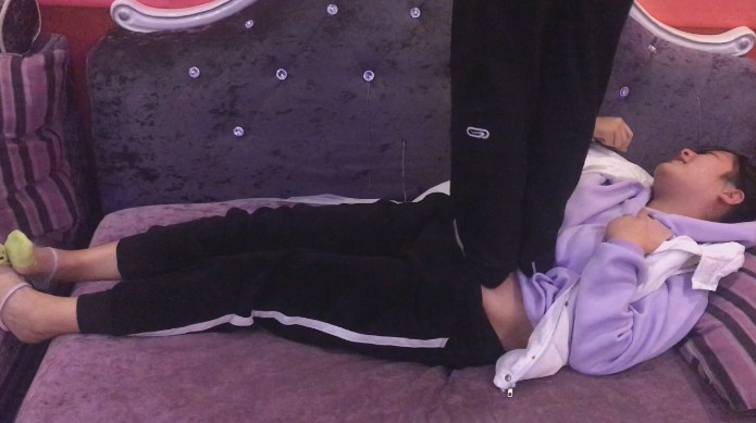 ssui-踩农村女孩