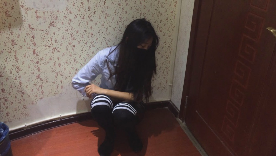 萱萱衬衫 打肚子