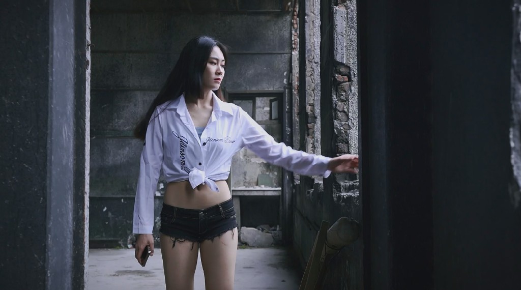 【脐示录】剧情间谍被抓后吊绑刺腹肚脐