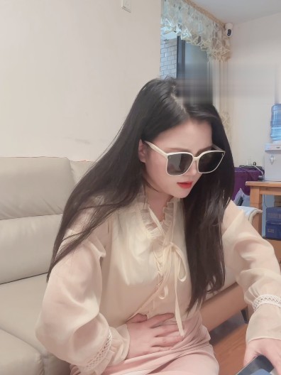 家教老师肚子超级痛