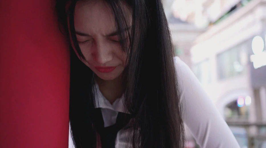 【4k超清】小鱼儿喝奶茶肚子疼