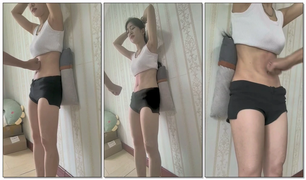 宾馆实践运动短裤腹肌女