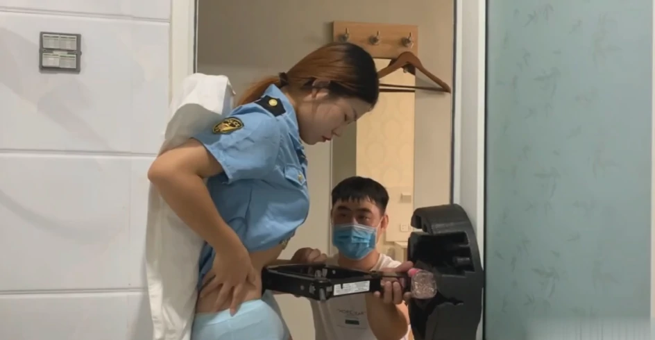 国产液压装置订穿悦儿肚子完整版（与之前流出版本不同）