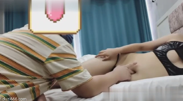 十七趴窝捅肚脐_