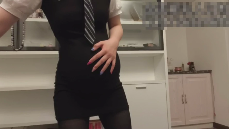 金克斯-制服黑丝紧身孕痛分娩