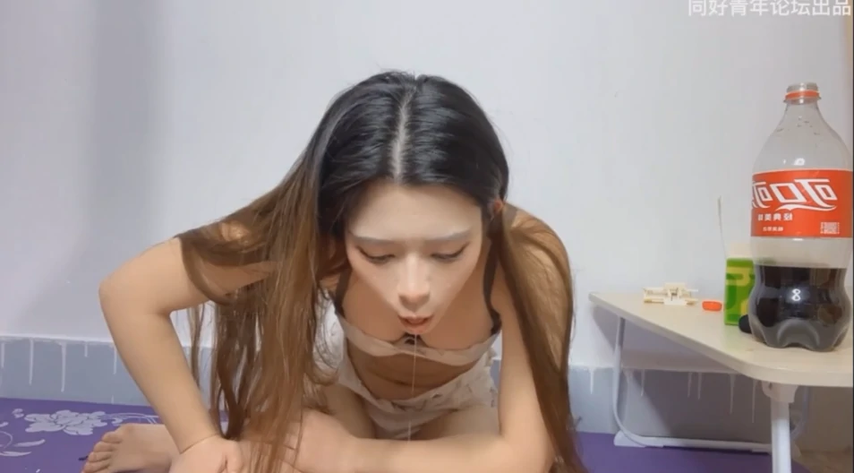 《暴食御姐》撑吐